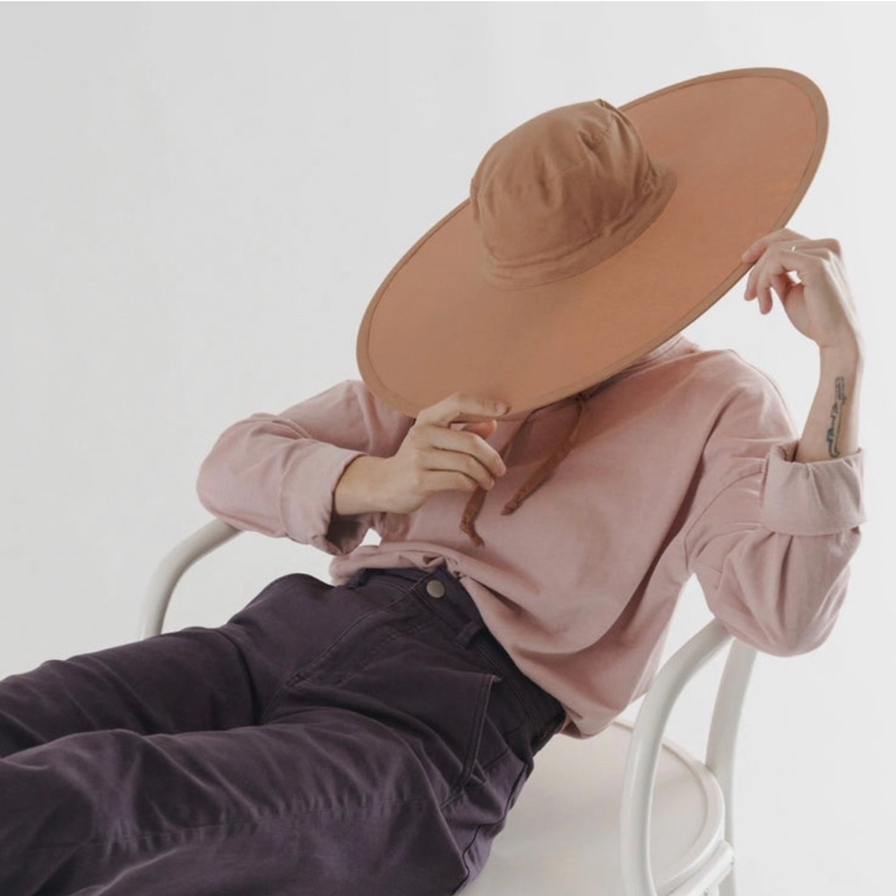 BAGGU Tan Wide-Brim Hat packable